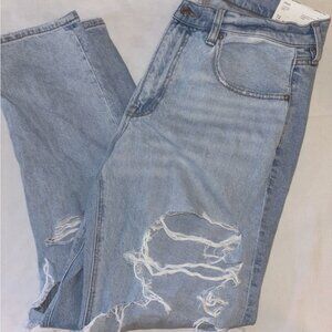 NWT American eagle Strigid 12 90s Straight Faded Light Ripped 31w High Rise